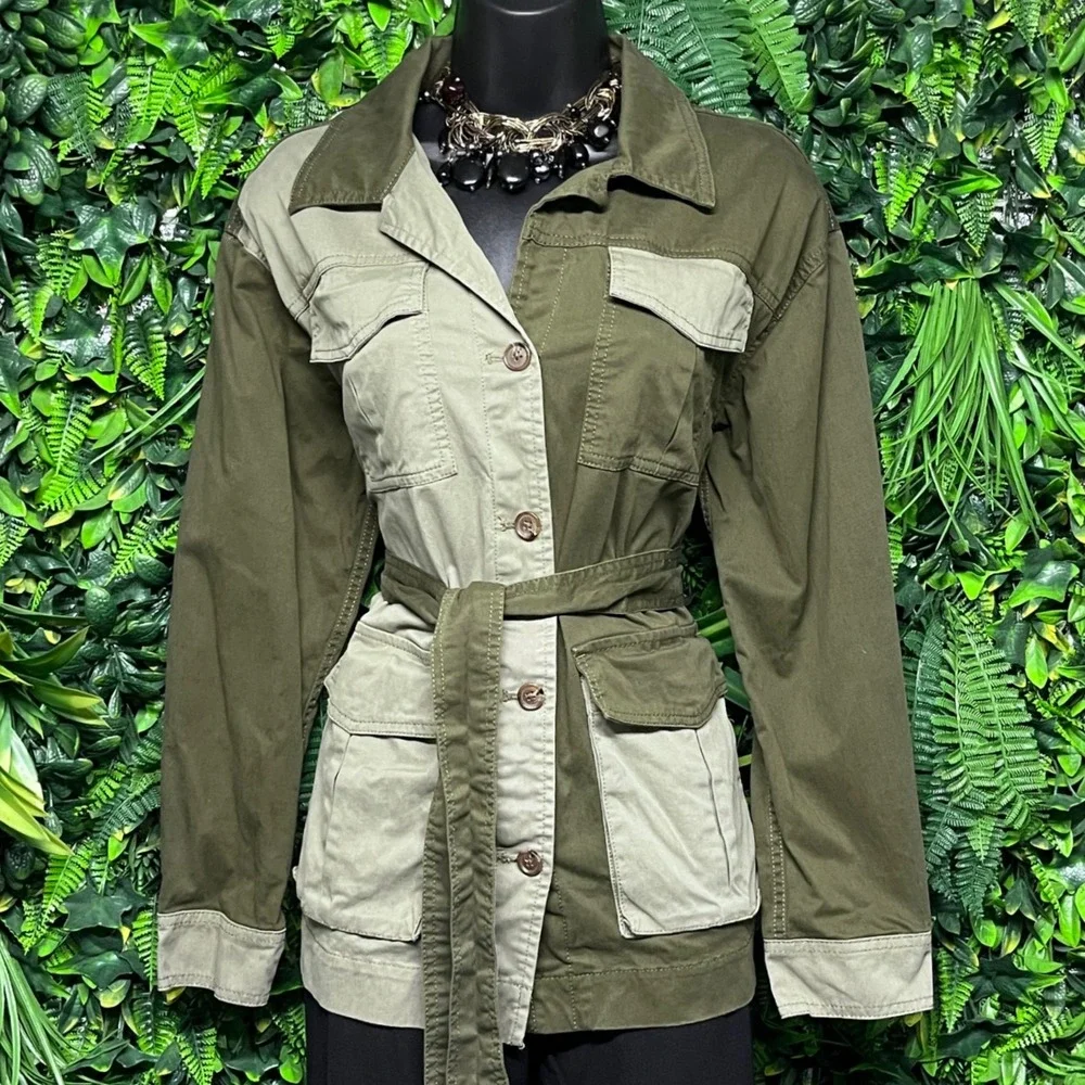Banana Republic stylish colorblock